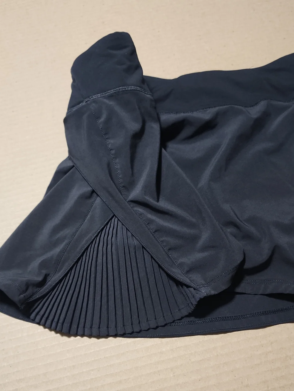 Lululemon Play Off The Pleats Skirt/Skort, Black, Size 10